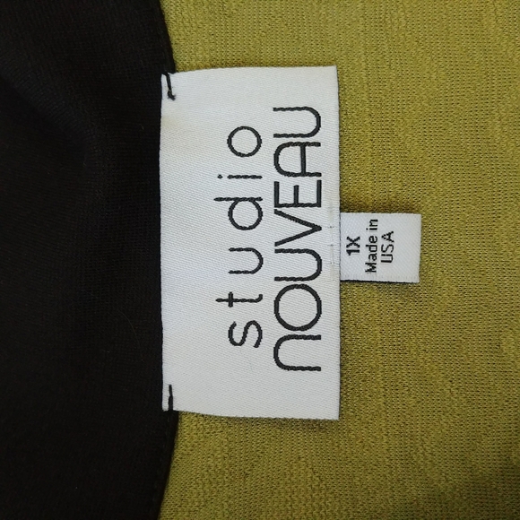 ✨3 for $30✨ Green Button Jacket NWOT - Picture 4 of 7